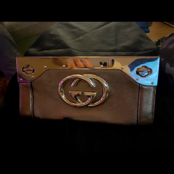 GUCCI CLUTCH - Picture 7 of 8